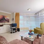 Direkt Am , Mit Balkon Und Seitlichem Meerblick, Haus Strelasund, 아파트