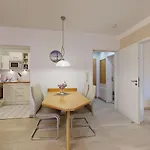 Direkt Am , Mit Balkon Und Seitlichem Meerblick, Haus Strelasund, Lägenhet *