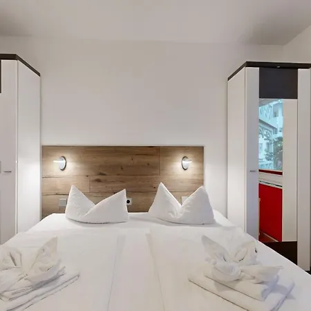 Fewo Direkt Am Strand , Mit Balkon Und Seitlichem Meerblick, Haus Strelasund, Binz 宾茨