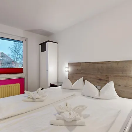 Fewo Direkt Am Strand , Mit Balkon Und Seitlichem Meerblick, Haus Strelasund, Binz 公寓 *