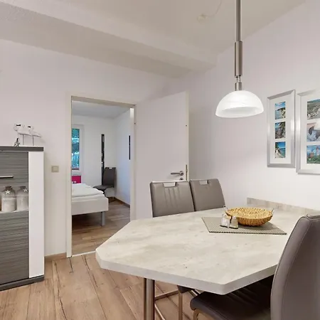 公寓 Fewo Direkt Am Strand , Mit Balkon Und Seitlichem Meerblick, Haus Strelasund, Binz 宾茨