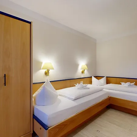 Fewo Direkt Am Strand , Mit Balkon Und Seitlichem Meerblick, Haus Strelasund, Binz 公寓