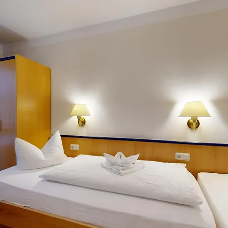 Fewo Direkt Am Strand , Mit Balkon Und Seitlichem Meerblick, Haus Strelasund, Binz 公寓 *