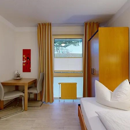 公寓 Fewo Direkt Am Strand , Mit Balkon Und Seitlichem Meerblick, Haus Strelasund, Binz