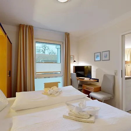 Fewo Direkt Am Strand , Mit Balkon Und Seitlichem Meerblick, Haus Strelasund, Binz 公寓 *