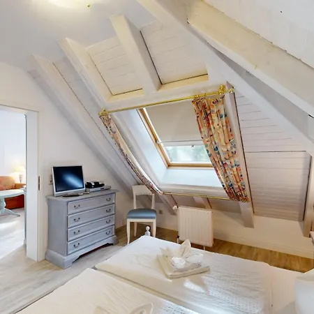 Fewo Direkt Am Strand , Mit Balkon Und Seitlichem Meerblick, Haus Strelasund, Binz 公寓