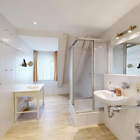 公寓 Fewo Direkt Am Strand , Mit Balkon Und Seitlichem Meerblick, Haus Strelasund, Binz *