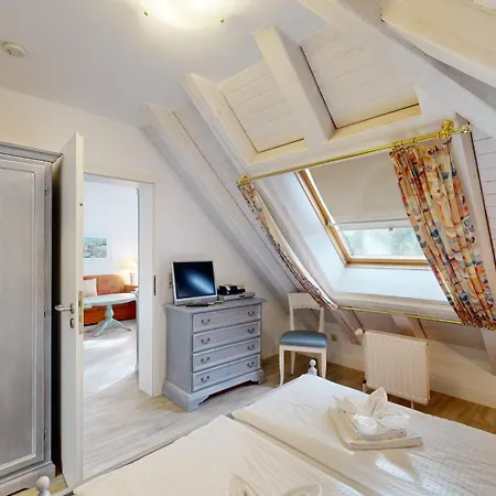 Fewo Direkt Am Strand , Mit Balkon Und Seitlichem Meerblick, Haus Strelasund, Binz * 宾茨