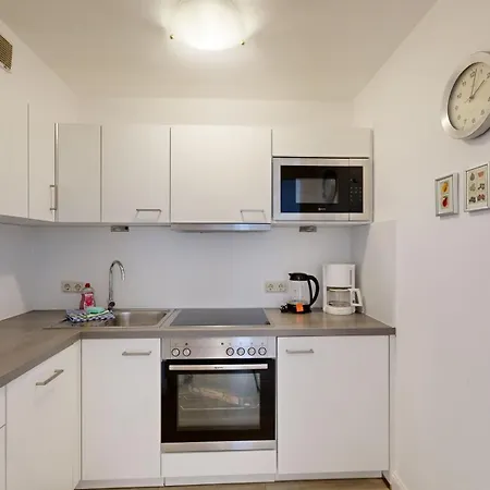 Fewo Direkt Am Strand , Mit Balkon Und Seitlichem Meerblick, Haus Strelasund, Binz * 宾茨