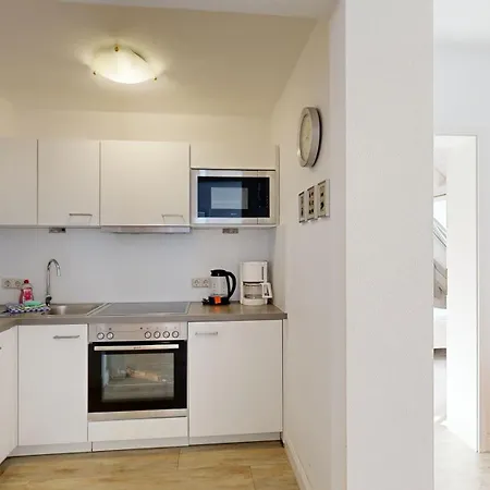 Fewo Direkt Am Strand , Mit Balkon Und Seitlichem Meerblick, Haus Strelasund, Binz * 宾茨