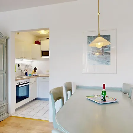 Fewo Direkt Am Strand , Mit Balkon Und Seitlichem Meerblick, Haus Strelasund, Binz *