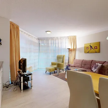 Direkt Am , Mit Balkon Und Seitlichem Meerblick, Haus Strelasund, *