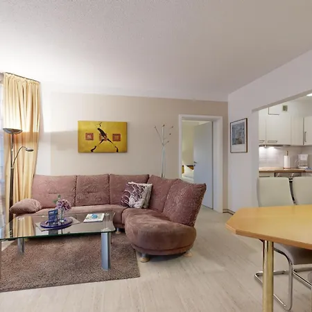 Direkt Am , Mit Balkon Und Seitlichem Meerblick, Haus Strelasund,