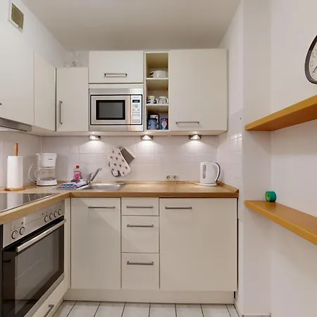 Apartment Direkt Am , Mit Balkon Und Seitlichem Meerblick, Haus Strelasund, *