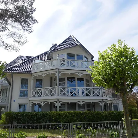 Direkt Am , Mit Balkon Und Seitlichem Meerblick, Haus Strelasund, Apartment Binz