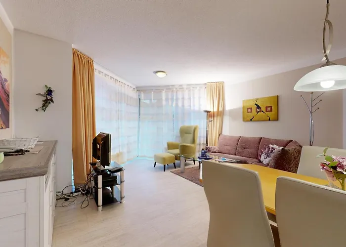 Direkt Am , Mit Balkon Und Seitlichem Meerblick, Haus Strelasund, *