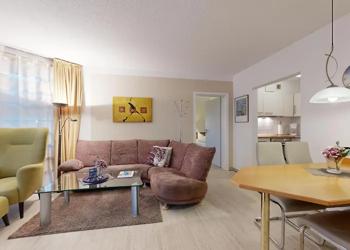 Direkt Am , Mit Balkon Und Seitlichem Meerblick, Haus Strelasund,