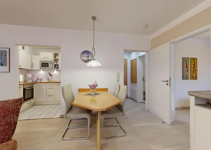 Direkt Am , Mit Balkon Und Seitlichem Meerblick, Haus Strelasund, Apartment *